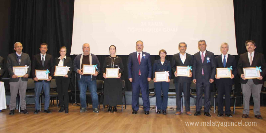 Aydın’da göreve yeni başlayan 14 öğretmen yemin etti