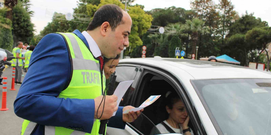 Aydın’da görme engelliler ‘geçiş üstünlüğüne’ dikkat çekti