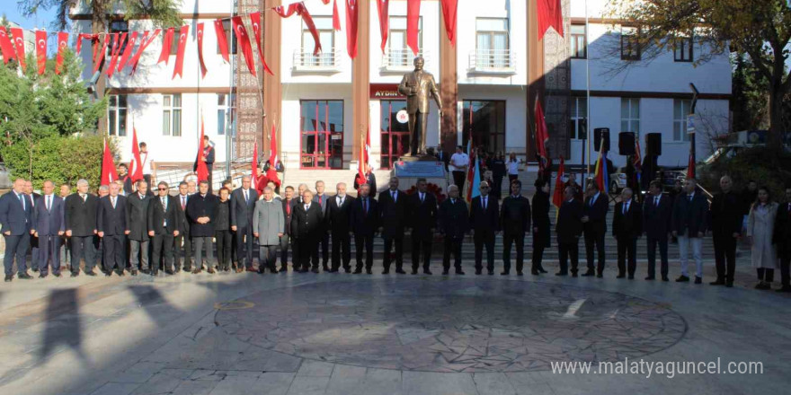 Aydın’da Öğretmenler Günü kutlandı