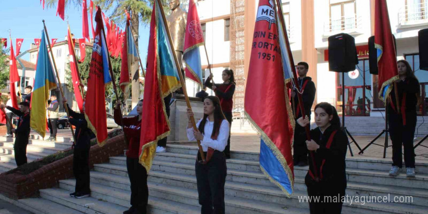 Aydın’da Öğretmenler Günü kutlandı