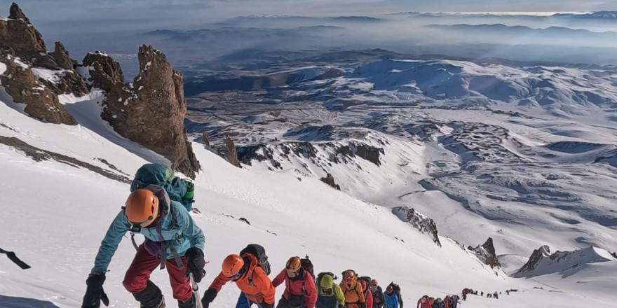 Aydınlı dağcılar, Anadolu’nun Olimpos’una tırmandı