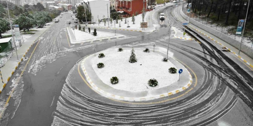 Aydos Tepesi’ne sezonun ilk karı düştü