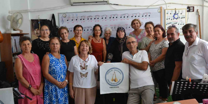 Ayvalık-Küçükköy Halk Müziği Derneği’nde Başkan Baltacı’ya güvenoyu