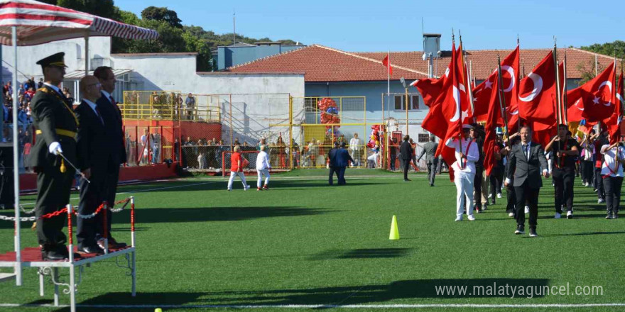 Ayvalık’ta Cumhuriyetin 101. yıl coşkusu