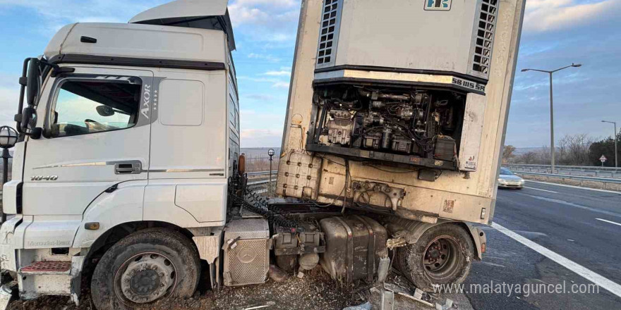 Babaeski’de direksiyonda kalp krizi geçiren tır şoförü öldü