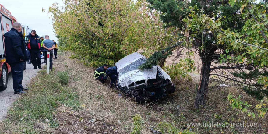 Babaeski’de otomobil şarampole uçtu: 2 yaralı