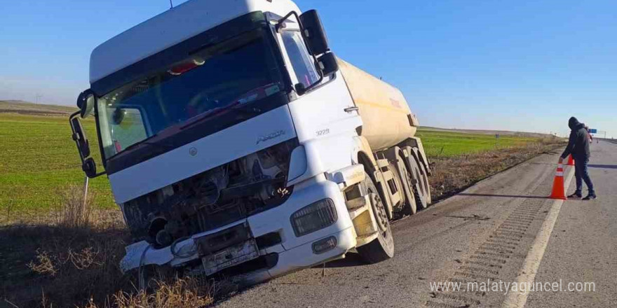 Babaeski’de tırla çarpışıp tarlaya savrulan otomobilin sürücüsü öldü