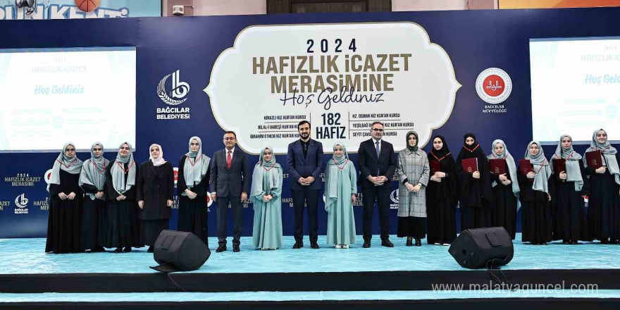 Bağcılar’da hafızlık kursunu başarıyla tamamlayan 182 hafız kız, taçlarını taktı