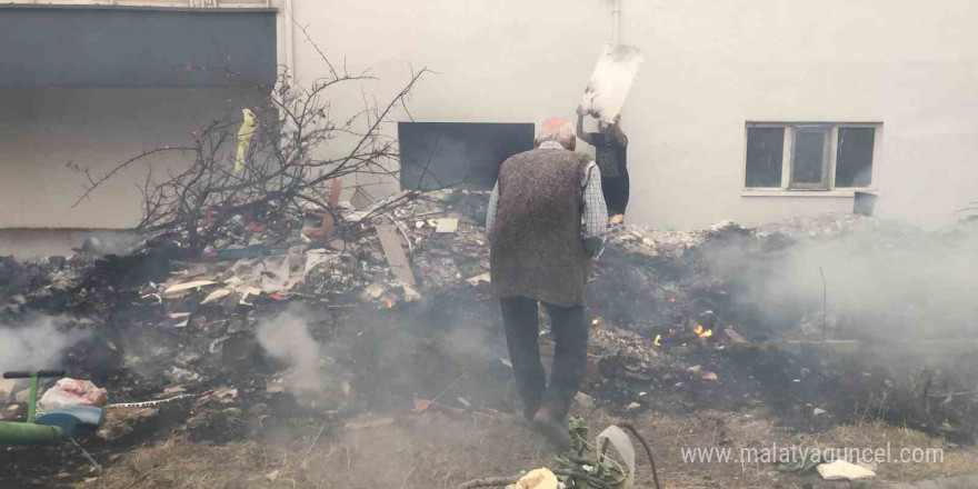 Bahçede çıkan yangın korkuya neden oldu