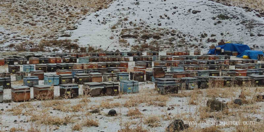 Bahçesaray Kaymakamlığından sürücülere 'zorunlu olmadıkça yola çıkmayın' uyarısı