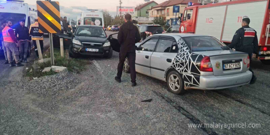 Bakacakkadı-Zonguldak kara yolunda trafik kazası: 3 yaralı