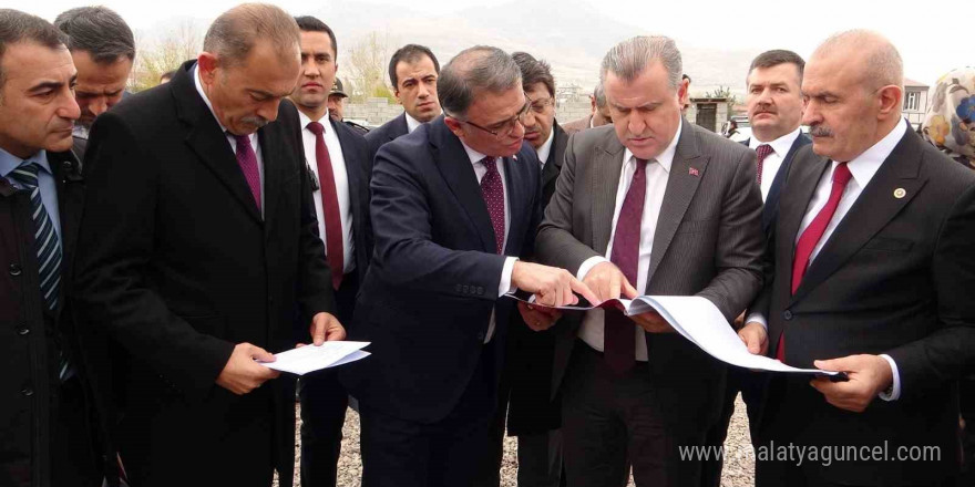 Bakan Bak: “Biz eser siyasetine devam ediyoruz”