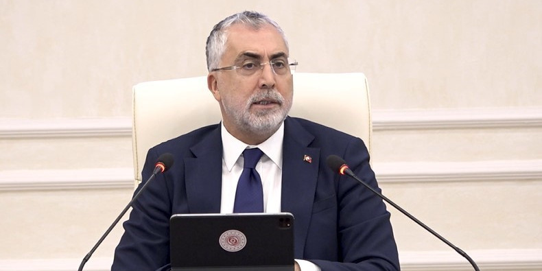 Bakan Işıkhan: 'Bu yıl otizmli bireylerimizi iş yerlerinde istihdam edecek işverenlerin projelerini destekleyeceğiz'