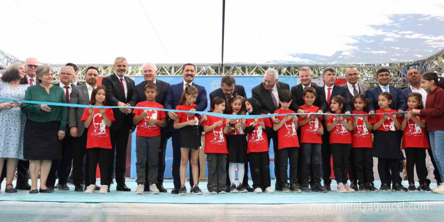 Bakan Tekin, Hatay’da okul açılışı gerçekleştirdi