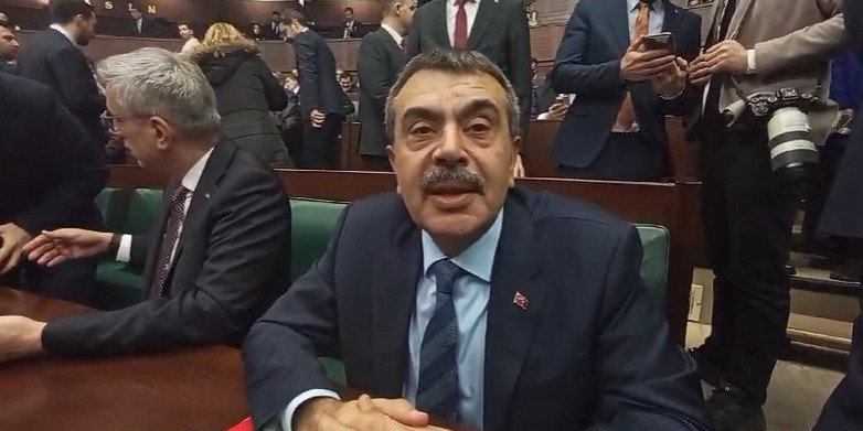 Bakan Tekin: 'Özel’e tavsiyem danışmanlarının verdiği bilgileri teyit etsin'