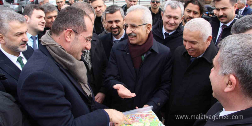 Bakan Uraloğlu: 'Samsun’dan Sarp’a kadar şehir geçişleri noktasında Akçaabat en yoğun geçişlerimizin bir tanesi'