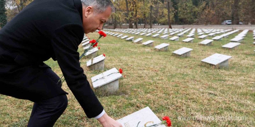 Bakan Yerlikaya, Budapeşte’de Galiçya Türk Şehitliğini ziyaret etti