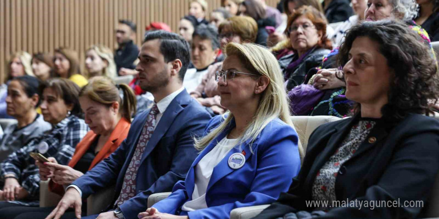 Bakırköy Belediyesi Kadına yönelik şiddete karşı konferans düzenledi