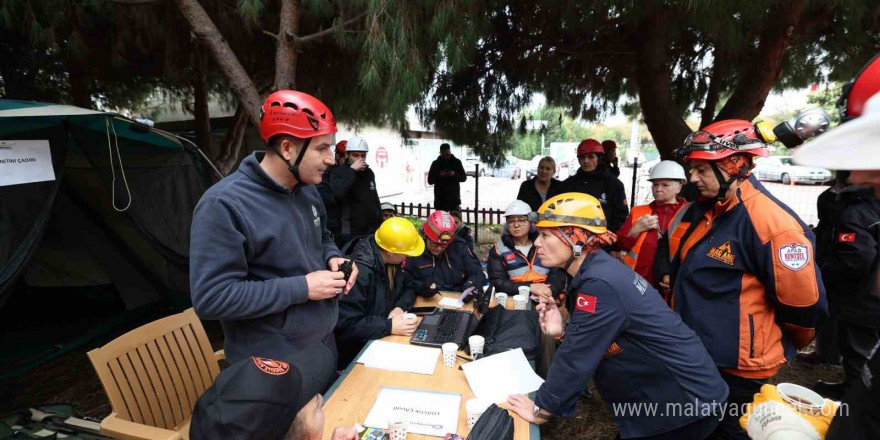 Bakırköy’de ’Afete Hazırlık Günü’nde tatbikat gerçekleştirildi