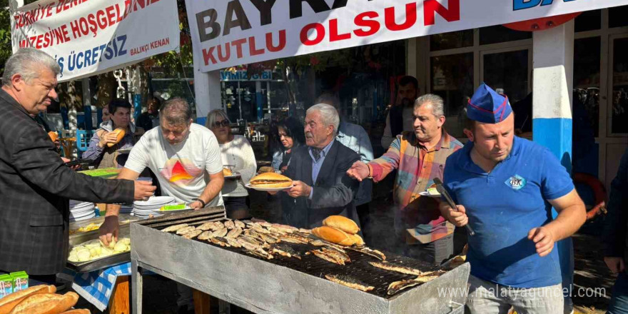 Balıkçı Kenan’da gelenek bozulmadı, 2 gün ücretsiz balık ekmek ikram edildi