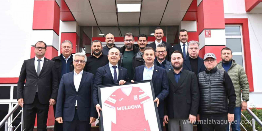 Balıkesir Büyükşehir Belediye Başkanı Ahmet Akın, Balıkesirspor Kulübü’nü ziyaret etti