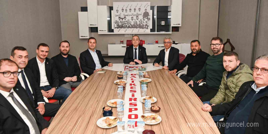 Balıkesir Büyükşehir Belediye Başkanı Ahmet Akın, Balıkesirspor Kulübü’nü ziyaret etti