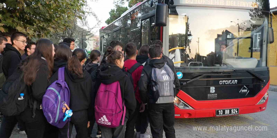 Balıkesir Büyükşehir’in ulaşım desteği aileleri sevindirdi