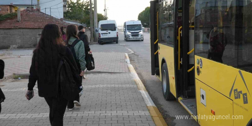 Balıkesir Büyükşehir’in ulaşım desteği aileleri sevindirdi