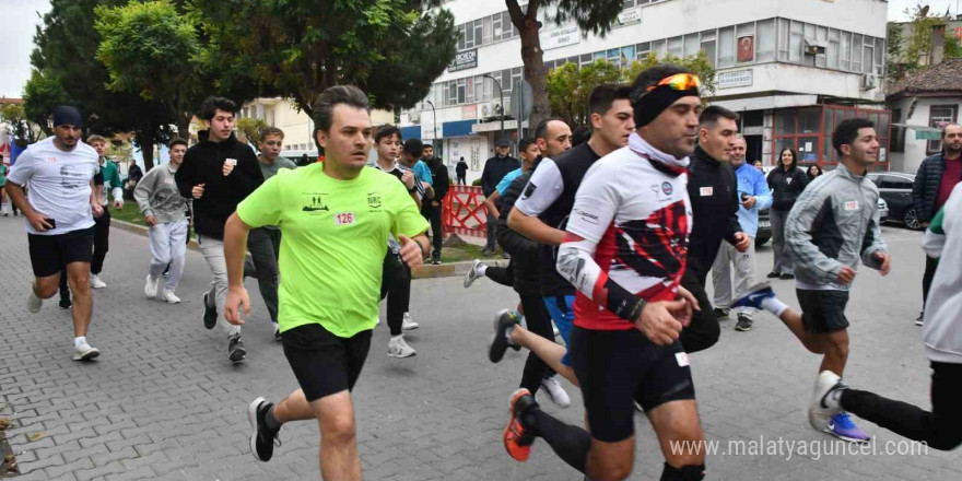 Balıkesir’de Ata’ya saygı etkinliklerine yoğun ilgi