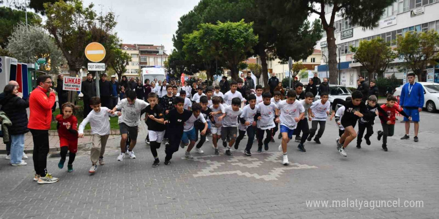 Balıkesir’de Ata’ya saygı etkinliklerine yoğun ilgi