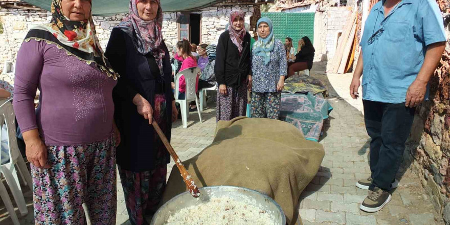 Balıkesir’de çifti hayrı yüzlerce vatandaşı buluşturdu