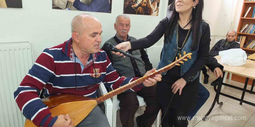 Balıkesir’de Huzurevindeki yaşlılara erken yılbaşı kutlaması