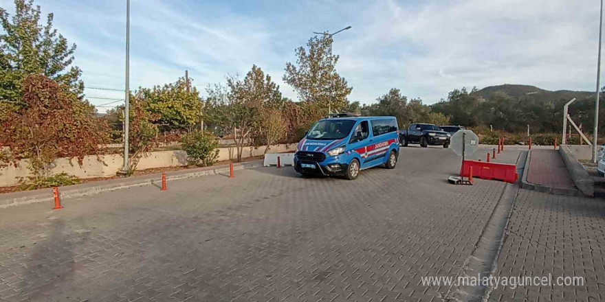 Balıkesir’de kayınvalidesini ve baldızını öldüren, eşini ve kayınpederini de yaralayan zanlı tutuklandı