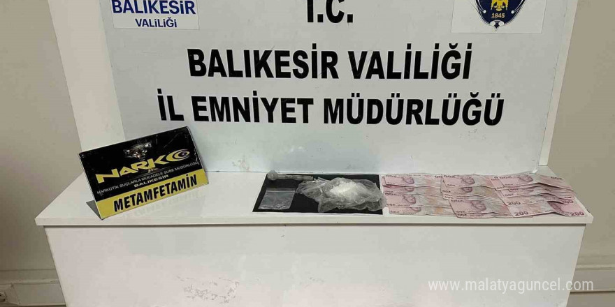 Balıkesir’de uyuşturucu satıcısı 2 kişi tutuklandı