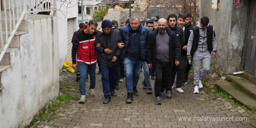 Balıkesir’deki yangında ölen kardeşler toprağa verildi