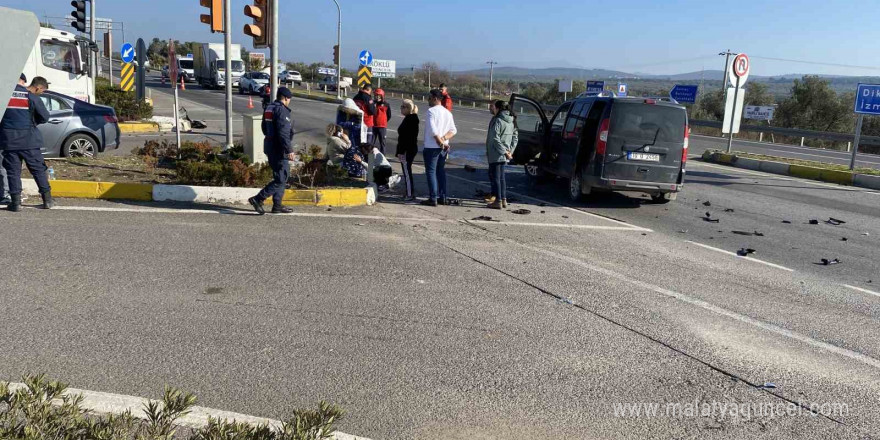 Balıkesir’detrafik kazası: 3 yaralı