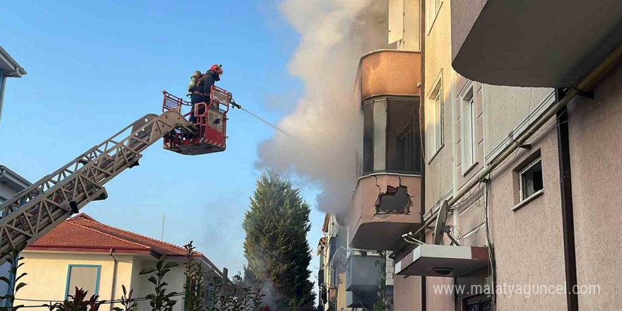 Balkonda patlayan piknik tüpü yangına sebep oldu