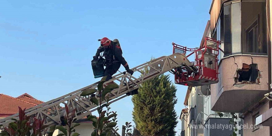 Balkonda patlayan piknik tüpü yangına sebep oldu