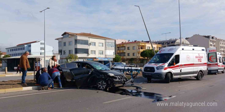 Bandırma’da trafik kazası: 3 yaralı