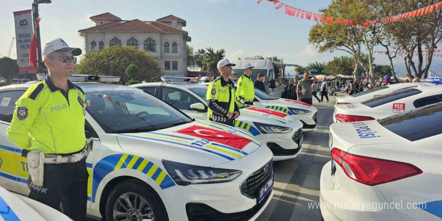 Bandırma’ya 27 yeni polis aracı tahsis edildi