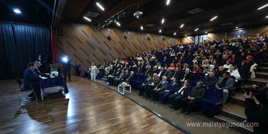 Başkan Alemdar: 'İnşa edilecek yeni ve güçlü Sakarya’da gençlerimiz kendi hikayesini yazacak'