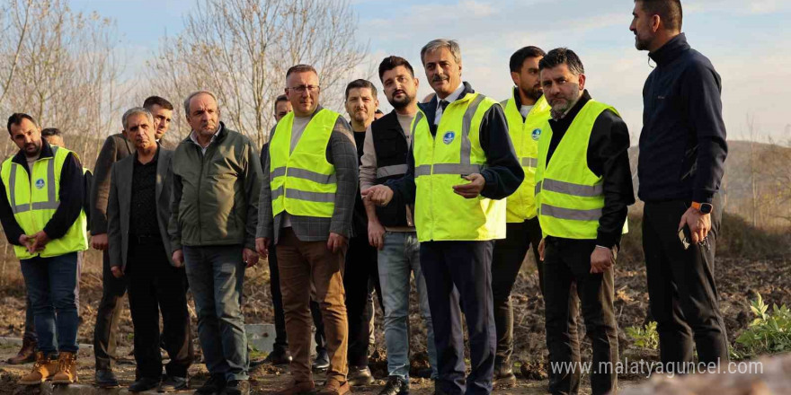 Başkan Alemdar, Söğütlü’deki altyapı çalışmalarını yerinden inceledi