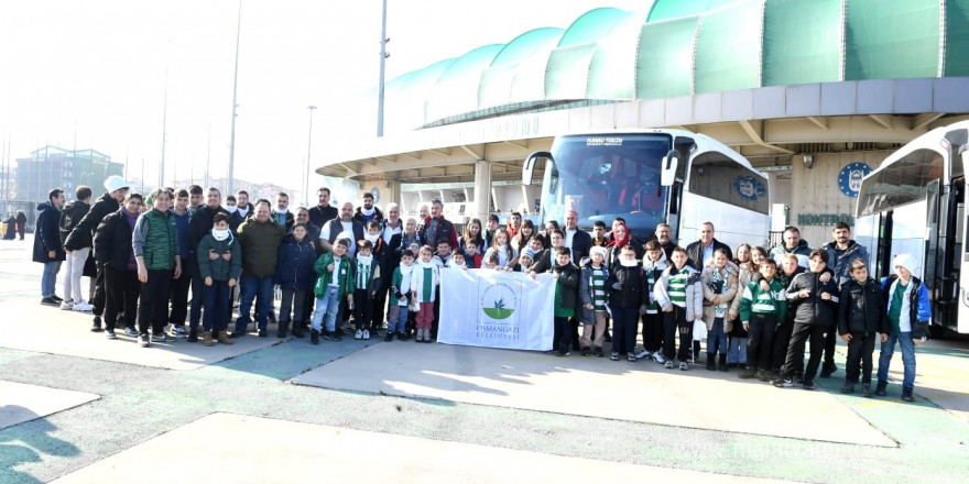 Başkan Aydın, Osmangazili çocuklara Bursaspor sevgisi aşılıyor