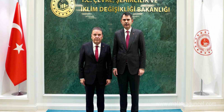 Başkan Böcek, Bakan Kurum ile Antalya’nın geleceğini görüştü