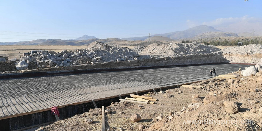 Başkan Büyükkılıç, Develi’nin giriş kapısı olacak yeni terminal inşaatını inceledi