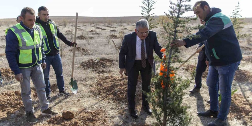 Başkan Büyükkılıç ile Kayseri’de 5 yılda 549 bin 735 adet ağaç ve çalı toprakla buluştu