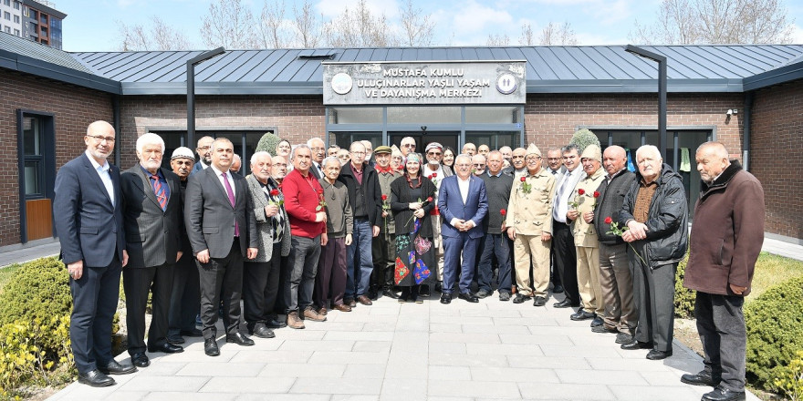 Başkan Büyükkılıç: 'Ulu çınarların her zaman yanındayız'