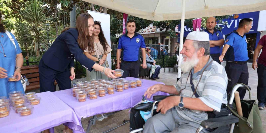 Başkan Durbay’dan vatandaşlara kandil simidi ikramı