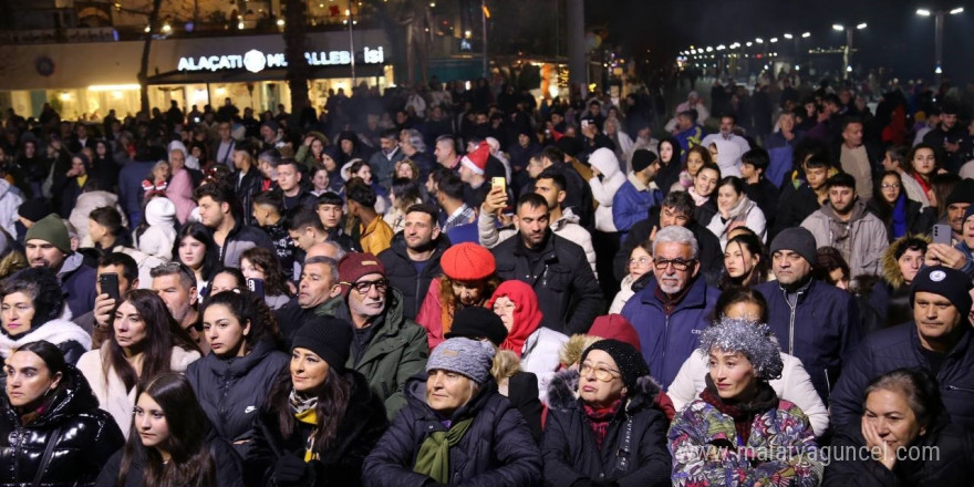 Başkan Ertaş yeni yılı vatandaşlarla birlikte karşıladı