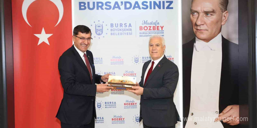 Başkan Kahveci, Bursa Büyükşehir Belediye Başkanı Bozbey’i ziyaret etti